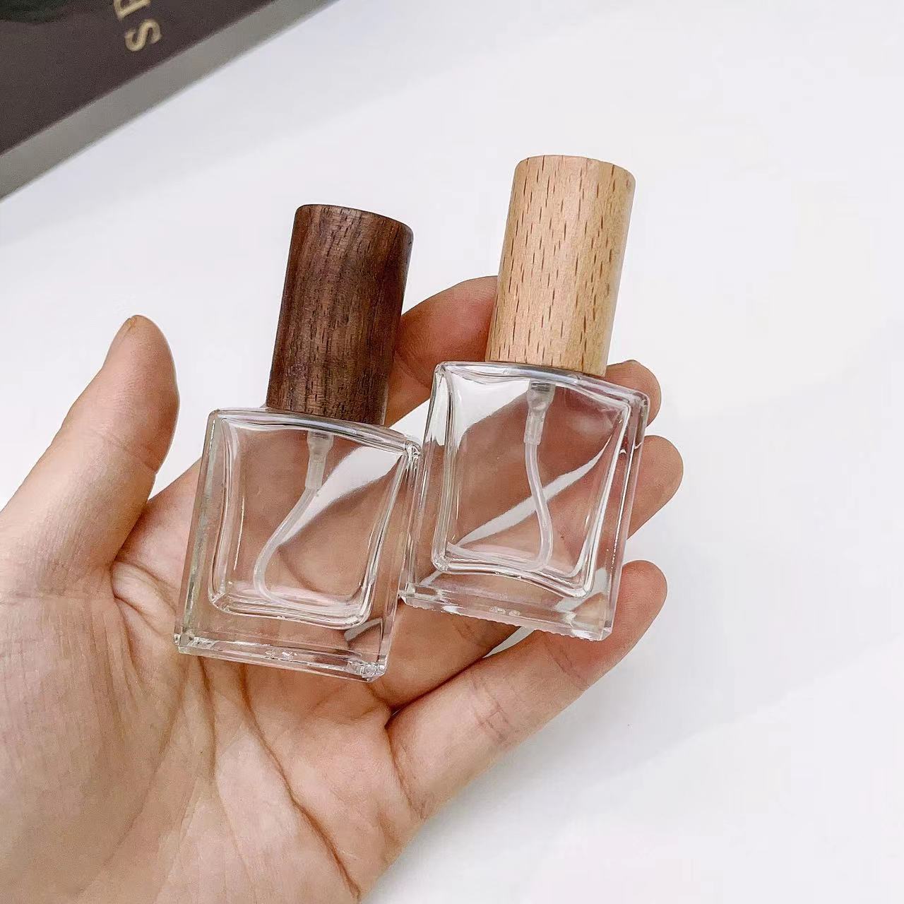 زجاجة بخاخ عطر من الزجاج السمي - مراجعة Perfume Atomizer Travel وسعره